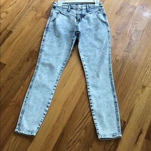Acid washed high waisted skinny jeans